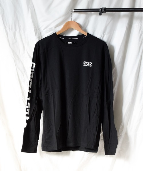 SY32 by SWEET YEARS（エスワイサーティトゥバイスィートイヤーズ）の「/SY32 by SWEET YEARS/ARM LOGO L/S TEE（Tシャツ/カットソー・レディース・ブラック×ブラック/ブラック×ホワイト/ホワイト・X-LARGE/XX-LARGE/LARGE/SMALL/MEDIUM）」の6枚目の写真