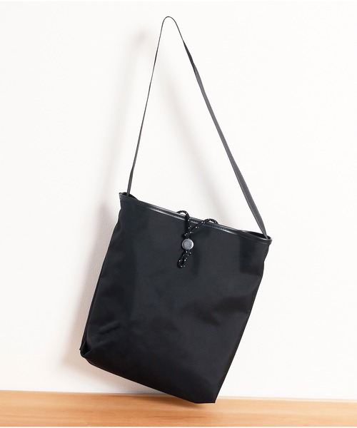 And A(アンドエー)の「LIVERAL リヴェラル / NAKI【M】shoulder tote packable ナキ【Mサイズ】パッカブル 2WAY トートショルダーバッグ メッシュバッグ / L4012(ショルダーバッグ・メンズ・ブラック/ブラック系その他/ブラック系その他2・MEDIUM)」の3枚目の写真