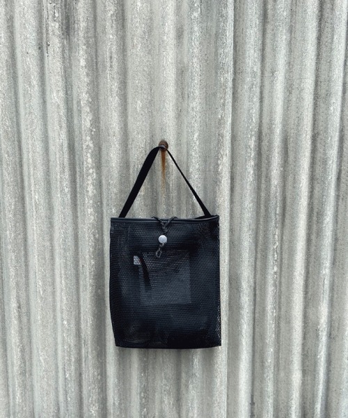 And A(アンドエー)の「LIVERAL リヴェラル / NAKI【M】shoulder tote packable ナキ【Mサイズ】パッカブル 2WAY トートショルダーバッグ メッシュバッグ / L4012(ショルダーバッグ・メンズ・ブラック/ブラック系その他/ブラック系その他2・MEDIUM)」の11枚目の写真