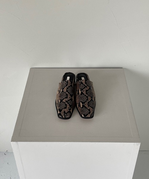 SANSeLF（サンセルフ）の「【SANSeLF】squaretoe rowheel mule sans6（サンダル・レディース・ブラック/グレー・40/38/39/35/36/37）」の9枚目の写真