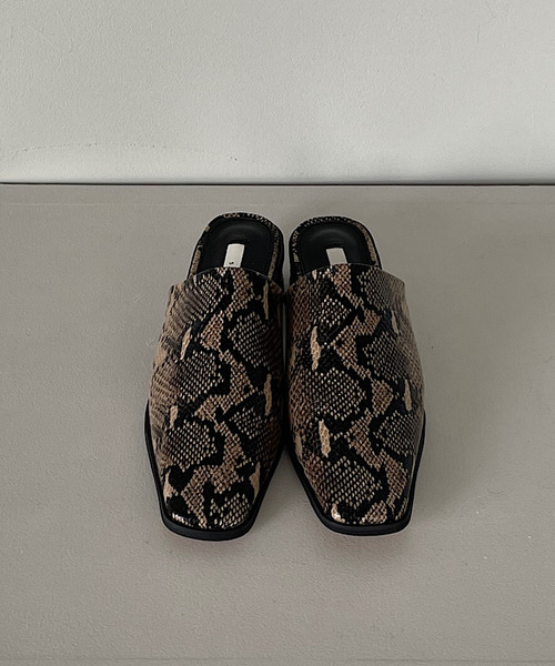 SANSeLF（サンセルフ）の「【SANSeLF】squaretoe rowheel mule sans6（サンダル・レディース・ブラック/グレー・40/38/39/35/36/37）」の15枚目の写真