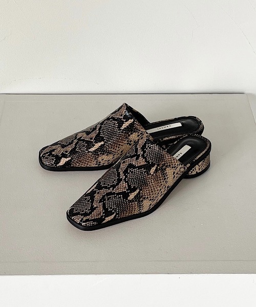 SANSeLF（サンセルフ）の「【SANSeLF】squaretoe rowheel mule sans6（サンダル・レディース・ブラック/グレー・40/38/39/35/36/37）」の14枚目の写真