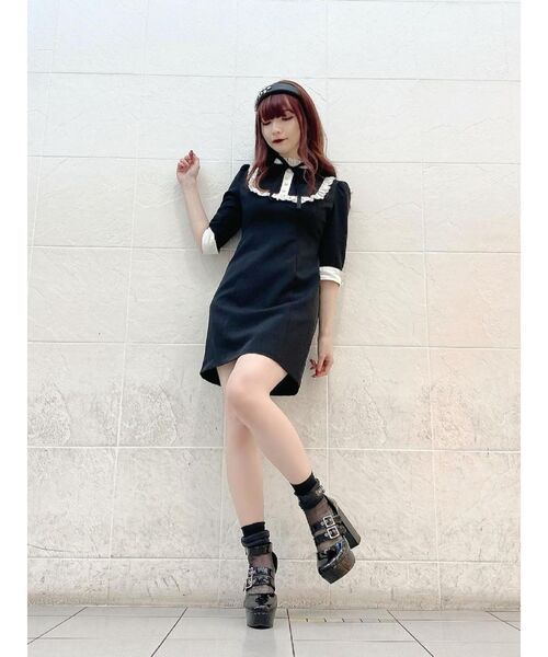 EATME（イートミー）の「フリルネックバイカラーワンピース 