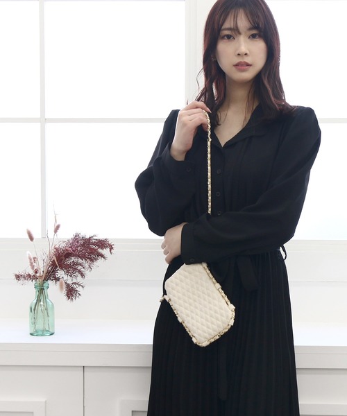 Roomy's（ルーミーズ）の「ウエストリボンプリーツシャツワンピース（ワンピース・レディース・ベージュ/ブラック・FREE）」の14枚目の写真