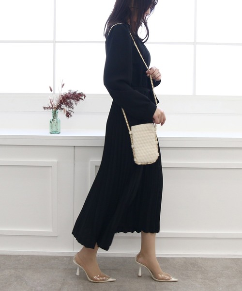 Roomy's（ルーミーズ）の「ウエストリボンプリーツシャツワンピース（ワンピース・レディース・ベージュ/ブラック・FREE）」の10枚目の写真