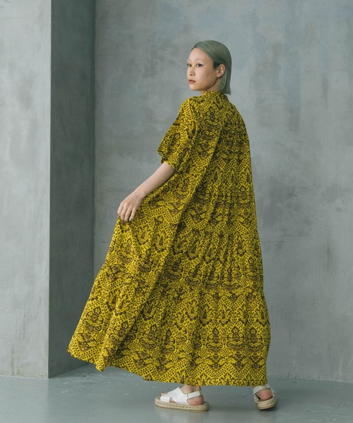 manana suerte(マニャーナスエルテ)の「リゾートワンピース オリジナルプリント(ワンピース・レディース・ブラック/イエロー/マルチ・FREE)」の6枚目の写真