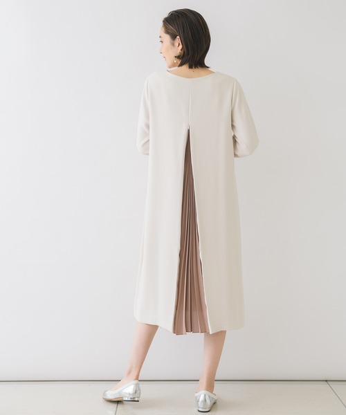 KATHARINE ROSS(キャサリンロス)の「【KATHARINE ROSS】●結婚式 ジョーゼットバックプリーツドレス(ドレス・レディース・アイボリー/ネイビー・MEDIUM)」の13枚目の写真