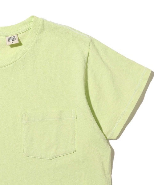 Levi's(リーバイス)の「ARLO GARMENT DYE CREW SHADOW LIME GARME(Tシャツ/カットソー・レディース・グリーン・L/M/S/XS)」の6枚目の写真