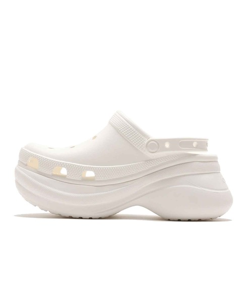 crocs(クロックス)の「crocs Women's Crocs Classic Bae Clog / クロックス ウィメンズ クラシック ベイ クロッグ(サンダル・レディース・ホワイト/ブラック・23.0cm/24.0cm/25.0cm/22.0cm)」の6枚目の写真