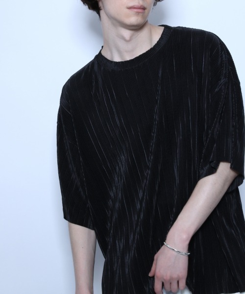 HARE（ハレ）の「プリーツプルオーバー(HARE)（Tシャツ/カットソー・メンズ・ブラック/グリーン/オフホワイト・FREE）」の2枚目の写真