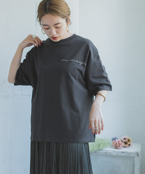 ITEMS URBANRESEARCH（アイテムズ アーバンリサーチ）の「ルーズプリントTシャツ（Tシャツ/カットソー・レディース・チャコールグレー/オフホワイト/グレー系その他・FREE）」の14枚目の写真