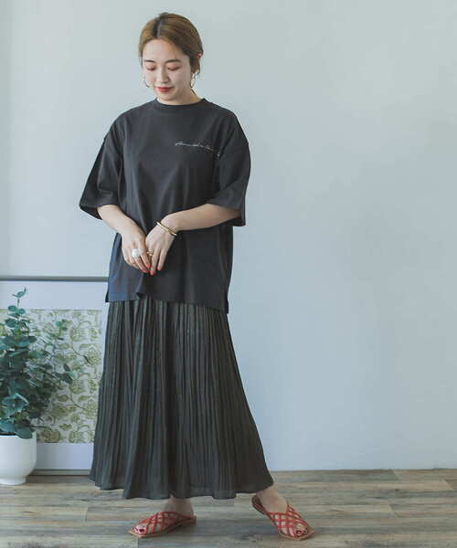 ITEMS URBANRESEARCH（アイテムズ アーバンリサーチ）の「ルーズプリントTシャツ（Tシャツ/カットソー・レディース・チャコールグレー/オフホワイト/グレー系その他・FREE）」の18枚目の写真