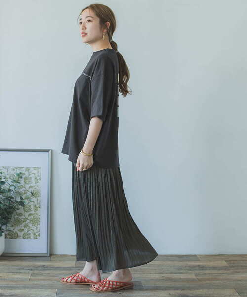 ITEMS URBANRESEARCH（アイテムズ アーバンリサーチ）の「ルーズプリントTシャツ（Tシャツ/カットソー・レディース・チャコールグレー/オフホワイト/グレー系その他・FREE）」の19枚目の写真