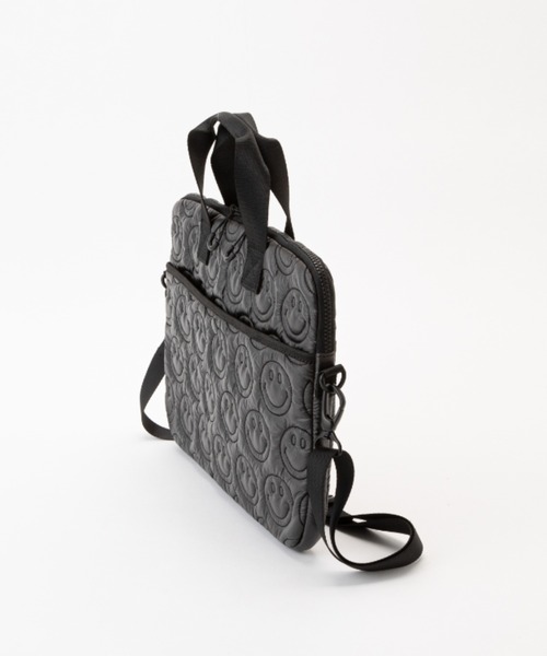 Actually（アクチュアリー）の「スマイルキルティング PCバッグ パソコンケース（PC・タブレットケース・レディース・ブラック/シルバー/カーキ・フリー）」の14枚目の写真