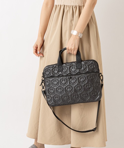 Actually（アクチュアリー）の「スマイルキルティング PCバッグ パソコンケース（PC・タブレットケース・レディース・ブラック/シルバー/カーキ・フリー）」の10枚目の写真