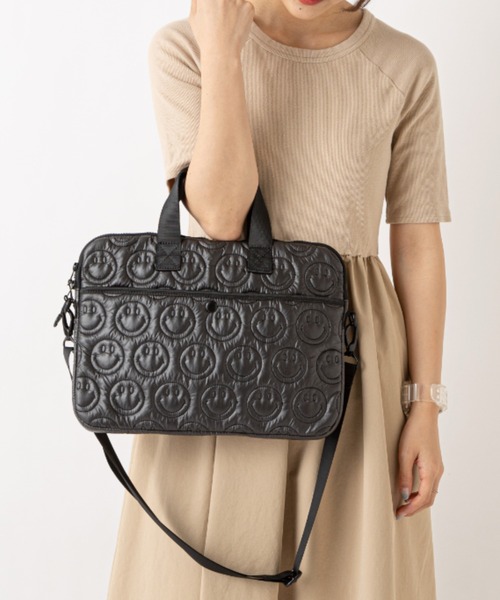 Actually（アクチュアリー）の「スマイルキルティング PCバッグ パソコンケース（PC・タブレットケース・レディース・ブラック/シルバー/カーキ・フリー）」の8枚目の写真