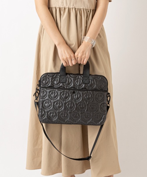 Actually（アクチュアリー）の「スマイルキルティング PCバッグ パソコンケース（PC・タブレットケース・レディース・ブラック/シルバー/カーキ・フリー）」の11枚目の写真