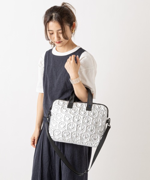 Actually（アクチュアリー）の「スマイルキルティング PCバッグ パソコンケース（PC・タブレットケース・レディース・ブラック/シルバー/カーキ・フリー）」の20枚目の写真