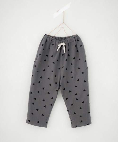 LOWRYS FARM（ローリーズファーム）の「コットンプリントテーパードパンツ　953596（その他パンツ・キッズ・ベージュ/パープル/グレー/グリーン・110cm/120cm/130cm）」の2枚目の写真