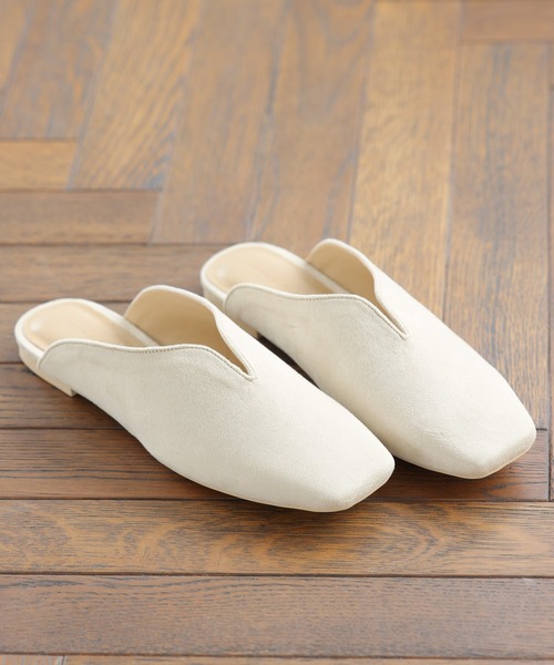 mysty woman（ミスティウーマン）の「Vスリットフラットミュール 954787（サンダル・レディース・ブラック/アイボリー/アニマル・M/L）」の2枚目の写真