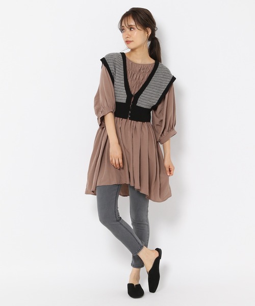 mysty woman（ミスティウーマン）の「Vスリットフラットミュール 954787（サンダル・レディース・ブラック/アイボリー/アニマル・M/L）」の17枚目の写真