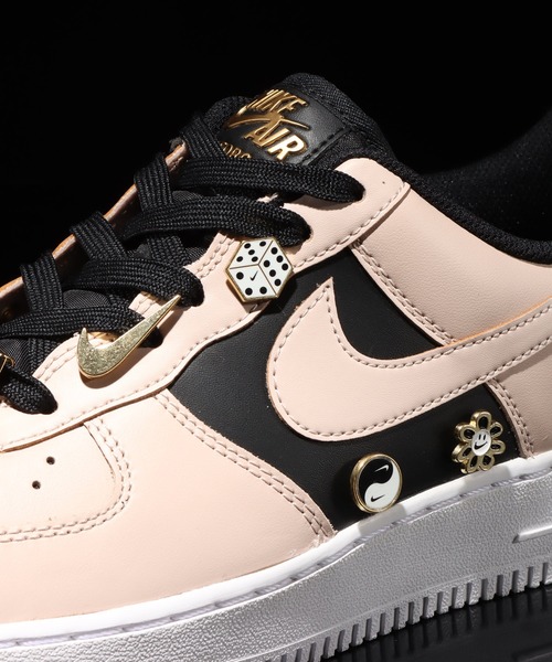 NIKE(ナイキ)の「NIKE AIR FORCE 1 '07 PRM / ナイキ エア フォース 【SP】(スニーカー・メンズ・ベージュ・24.0cm/25.0cm/26.0cm/26.5cm/24.5cm/28.0cm/27.5cm/27.0cm/25.5cm/30.0cm)」の8枚目の写真