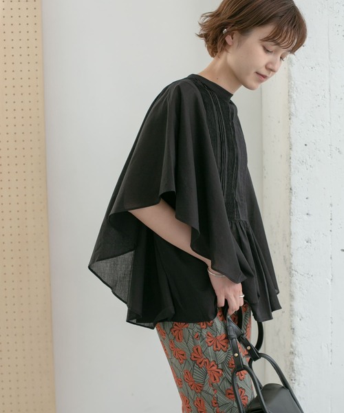 KBF（ケイビーエフ）の「ピンタックバタフライスリーブブラウス（シャツ/ブラウス・レディース・アイボリー/イエロー系その他/ブラック・ONE）」の3枚目の写真