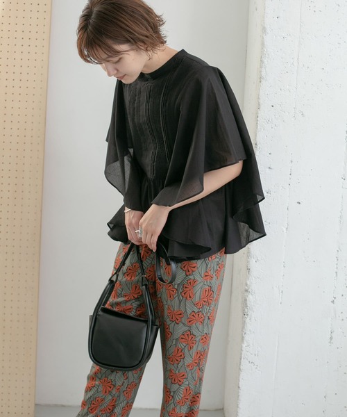 KBF（ケイビーエフ）の「ピンタックバタフライスリーブブラウス（シャツ/ブラウス・レディース・アイボリー/イエロー系その他/ブラック・ONE）」の5枚目の写真