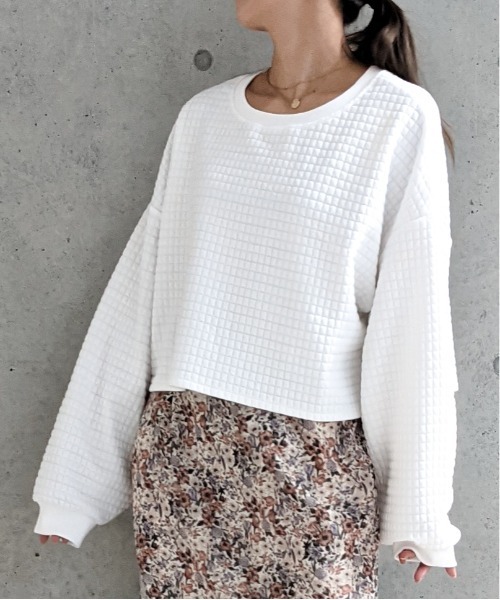Per sist ence(パーシエンス)の「Per sist ence/パーシエンス キルティング天竺 ショート丈プルオーバー(スウェット・レディース・ホワイト/ブラック/グレー・FREE)」の2枚目の写真