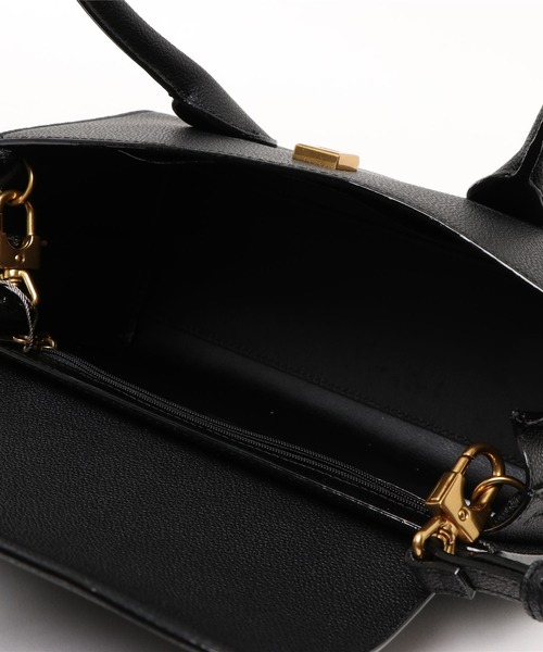 CHARLES & KEITH(チャールズ & キース)の「ダブルハンドルプッシュロック バッグ / Double Handle Push-Lock Bag(ハンドバッグ・レディース・ブラック/クリーム/マスタード・M)」の4枚目の写真
