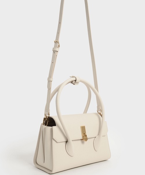 CHARLES & KEITH(チャールズ & キース)の「ダブルハンドルプッシュロック バッグ / Double Handle Push-Lock Bag(ハンドバッグ・レディース・ブラック/クリーム/マスタード・M)」の8枚目の写真