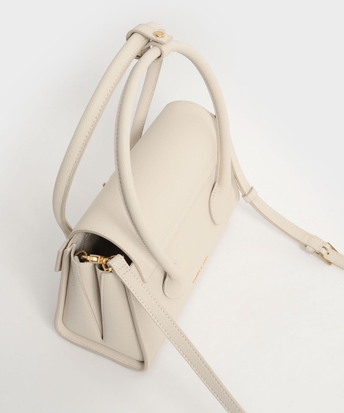 CHARLES & KEITH(チャールズ & キース)の「ダブルハンドルプッシュロック バッグ / Double Handle Push-Lock Bag(ハンドバッグ・レディース・ブラック/クリーム/マスタード・M)」の10枚目の写真