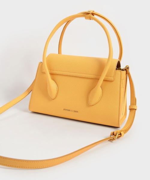 CHARLES & KEITH(チャールズ & キース)の「ダブルハンドルプッシュロック バッグ / Double Handle Push-Lock Bag(ハンドバッグ・レディース・ブラック/クリーム/マスタード・M)」の13枚目の写真