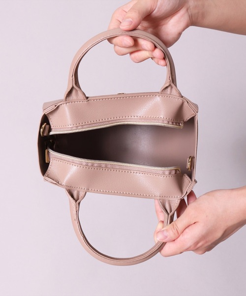 Legato Largo(レガートラルゴ)の「(EL)【Legato Largo】【かるいかばん】2WAY ハンド & ミニ ショルダーバッグ(ショルダーバッグ・レディース・ブラック/レッド/アイボリー/ミント/キャメル/グレイッシュベージュ・ONE SIZE)」の16枚目の写真