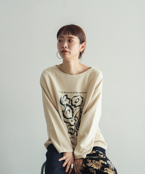 FIL DE FER(フィルデフェール)の「ビッグフラワーPT ボートネックカットソー(Tシャツ/カットソー・レディース・ホワイト/ベージュ/ネイビー/キナリ・FREE)」の4枚目の写真