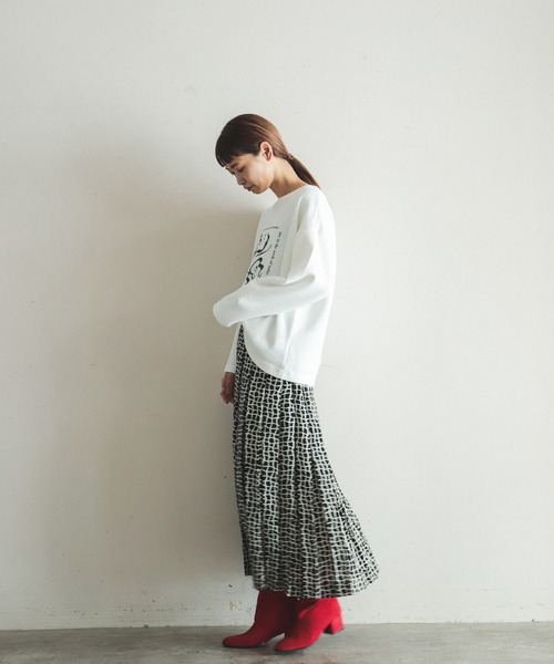 FIL DE FER(フィルデフェール)の「ビッグフラワーPT ボートネックカットソー(Tシャツ/カットソー・レディース・ホワイト/ベージュ/ネイビー/キナリ・FREE)」の18枚目の写真