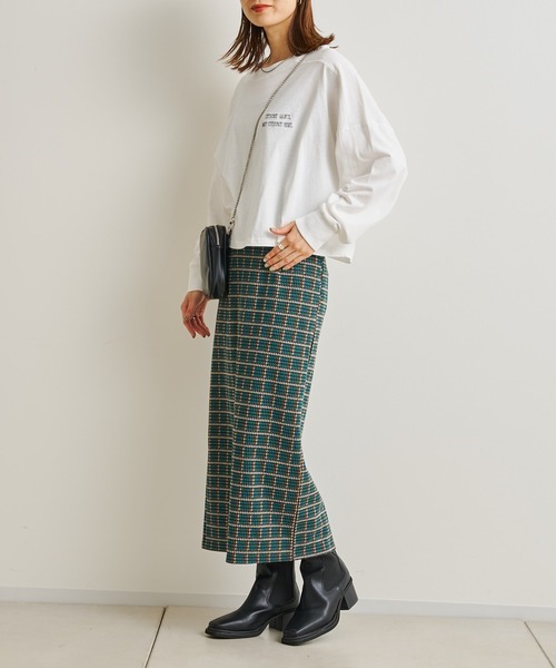 prose verse（プロズヴェール）の「チェーン刺繍ロゴショート丈プルオーバー（Tシャツ/カットソー・レディース・チャコールグレー/ホワイト・FREE）」の4枚目の写真