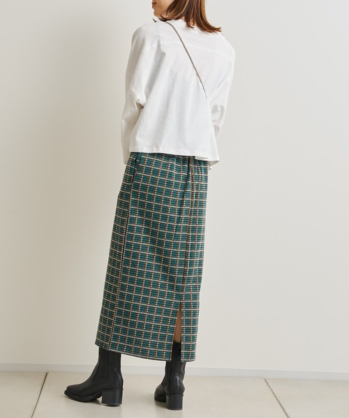 prose verse（プロズヴェール）の「チェーン刺繍ロゴショート丈プルオーバー（Tシャツ/カットソー・レディース・チャコールグレー/ホワイト・FREE）」の5枚目の写真