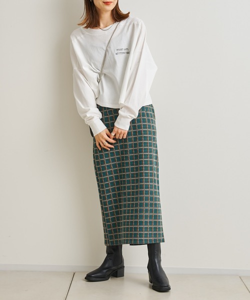 prose verse（プロズヴェール）の「チェーン刺繍ロゴショート丈プルオーバー（Tシャツ/カットソー・レディース・チャコールグレー/ホワイト・FREE）」の7枚目の写真