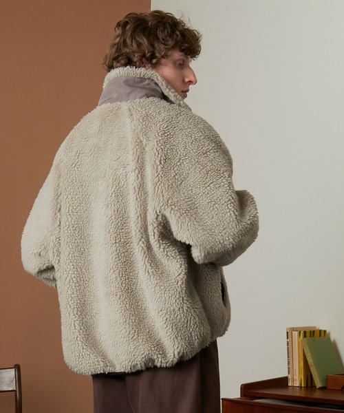 Mark Gonzales(マーク・ゴンザレス)の「Mark Gonzales/マークゴンザレス 別注 ビッグシルエット スタンドネック サテン配色 フリースボアブルゾン EMMA CLOTHES(ブルゾン・メンズ・ブラック/オリーブ/ナチュラル/ベージュ系その他・M/L)」の20枚目の写真