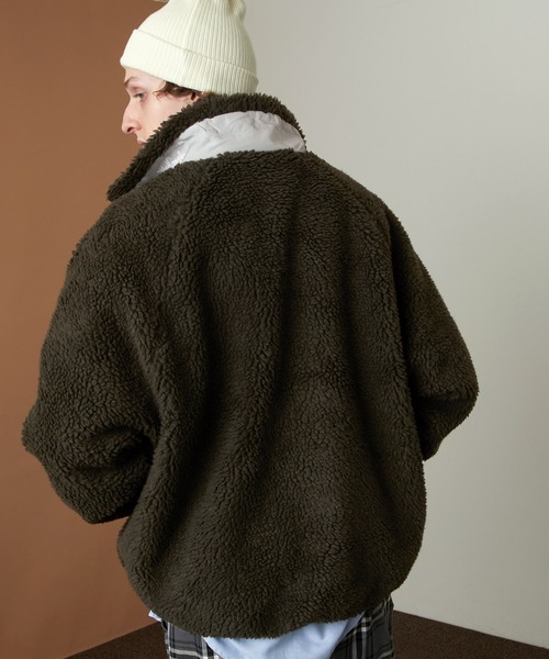 Mark Gonzales(マーク・ゴンザレス)の「Mark Gonzales/マークゴンザレス 別注 ビッグシルエット スタンドネック サテン配色 フリースボアブルゾン EMMA CLOTHES(ブルゾン・メンズ・ブラック/オリーブ/ナチュラル/ベージュ系その他・M/L)」の21枚目の写真