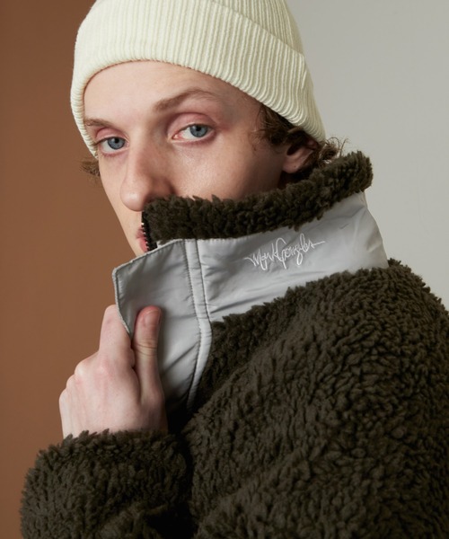 Mark Gonzales(マーク・ゴンザレス)の「Mark Gonzales/マークゴンザレス 別注 ビッグシルエット スタンドネック サテン配色 フリースボアブルゾン EMMA CLOTHES(ブルゾン・メンズ・ブラック/オリーブ/ナチュラル/ベージュ系その他・M/L)」の5枚目の写真