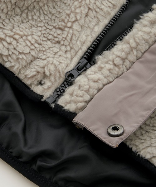 Mark Gonzales(マーク・ゴンザレス)の「Mark Gonzales/マークゴンザレス 別注 ビッグシルエット スタンドネック サテン配色 フリースボアブルゾン EMMA CLOTHES(ブルゾン・メンズ・ブラック/オリーブ/ナチュラル/ベージュ系その他・M/L)」の19枚目の写真