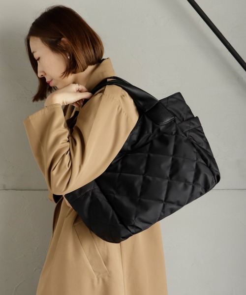 VitaFelice（ヴィータフェリーチェ）の「キルティング2wayナイロンビッグトートバッグ（トートバッグ・レディース・ブラック/チャコールグレー/ベージュ系その他・FREE）」の9枚目の写真