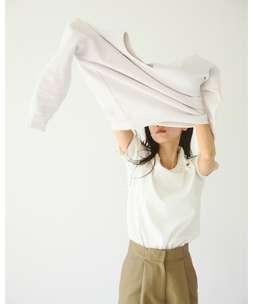 TODAYFUL（トゥデイフル）の「ラグランコンパクトスエット（スウェット・レディース・ホワイト/ブラウン・FREE）」の7枚目の写真