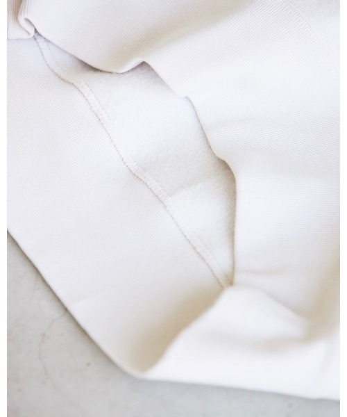 TODAYFUL（トゥデイフル）の「ラグランコンパクトスエット（スウェット・レディース・ホワイト/ブラウン・FREE）」の6枚目の写真