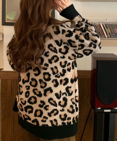 meJane（ミージェーン）の「レオパード柄バイカラーニットプルオーバー（ニット/セーター・レディース・ベージュ・FREE）」の5枚目の写真