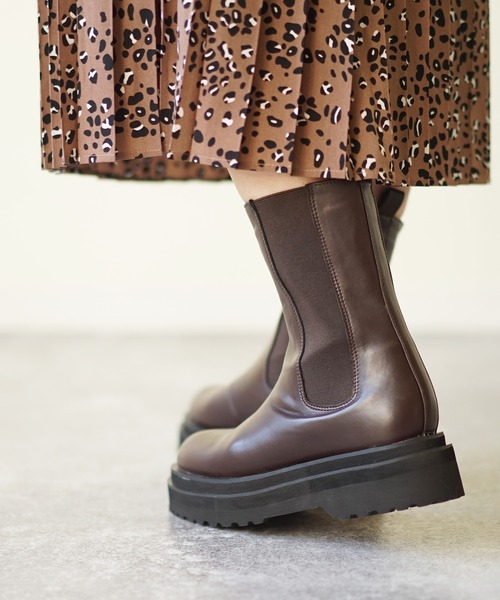 menue（メヌエ）の「トラックソールサイドゴア厚底ブーツ（ブーツ・レディース・ブラック/ブラウン/アイボリー/ベージュ・S/M/L/LL/3L）」の13枚目の写真