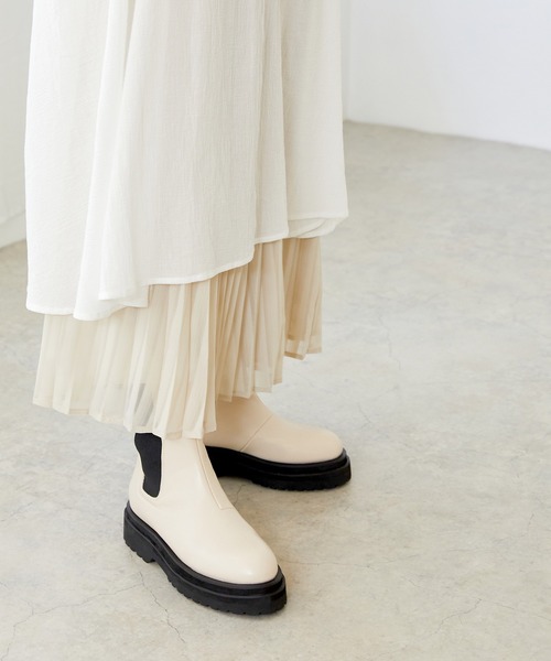 menue（メヌエ）の「トラックソールサイドゴア厚底ブーツ（ブーツ・レディース・ブラック/ブラウン/アイボリー/ベージュ・S/M/L/LL/3L）」の17枚目の写真