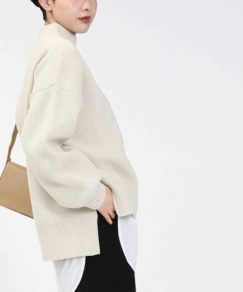 HONEYSUCKLE ROSE（ハニーサックルローズ）の「【HONEYSUCKLE ROSE】洗える軽ふわタートルニット（ニット/セーター・レディース・オフホワイト/サックスブルー/ブラック・S/M/L）」の5枚目の写真